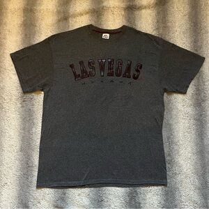 Las Vegas Nevada T-Shirt Men’s XL Dark Grey Black & Red Logo Vegas Tourist Tees
